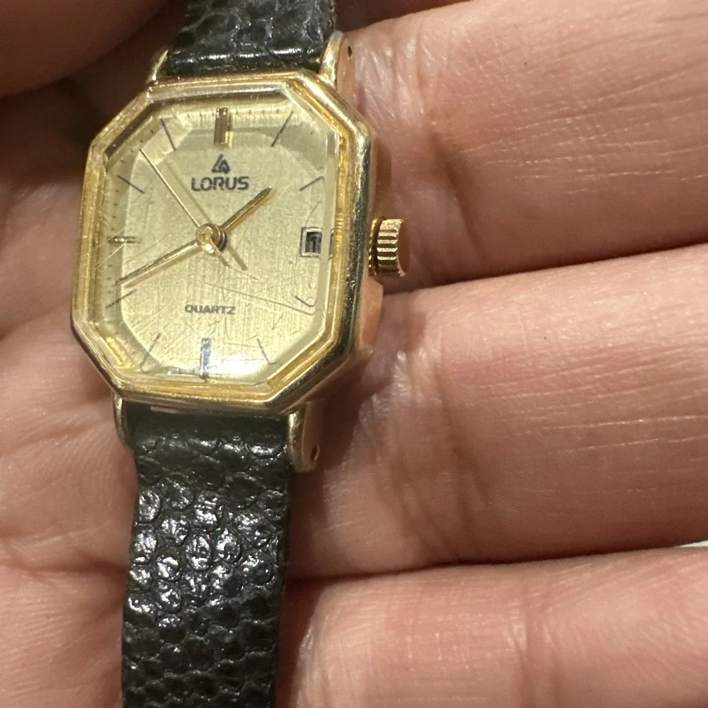 Working Vintage Gold Tone Lorus Ladies Watch Y242-5000 Black‎ Leather Band 20mm